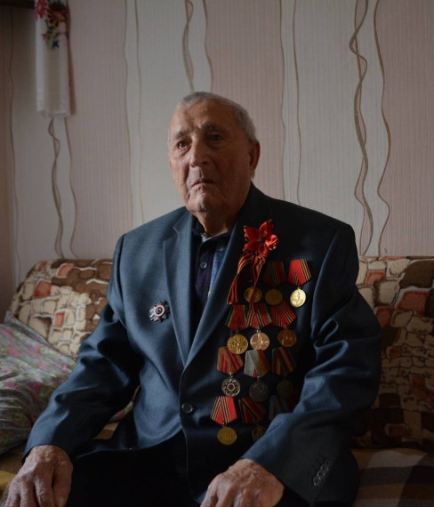 Жителя села Затон поздравили со 💯-летним юбилеем. Жителя села Затон поздравили со 💯-летним юбилеем.